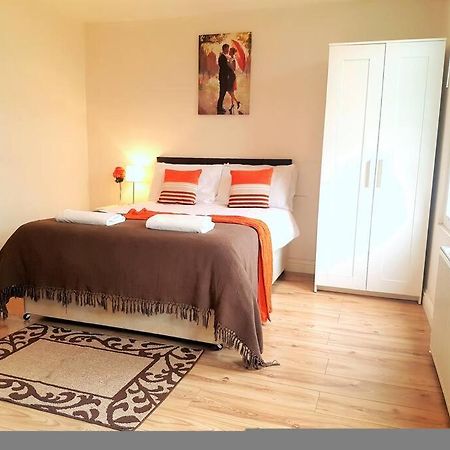 Comfortable Studio Flat Near Central Лондон Екстериор снимка