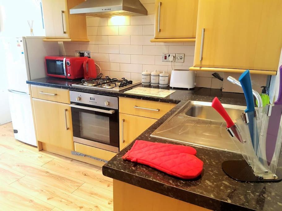 Comfortable Studio Flat Near Central Лондон Екстериор снимка