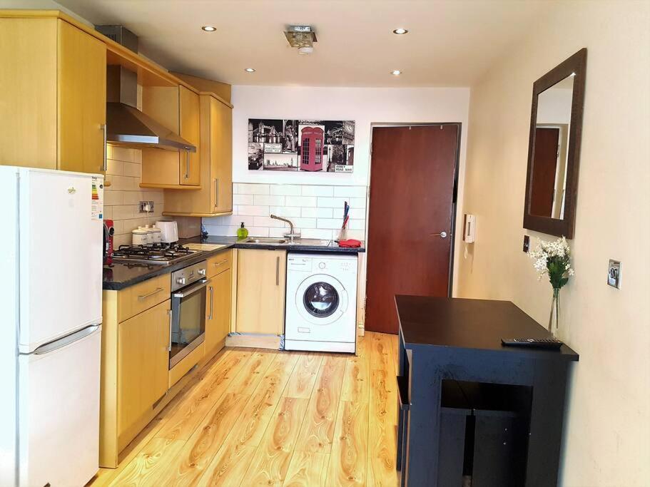 Comfortable Studio Flat Near Central Лондон Екстериор снимка
